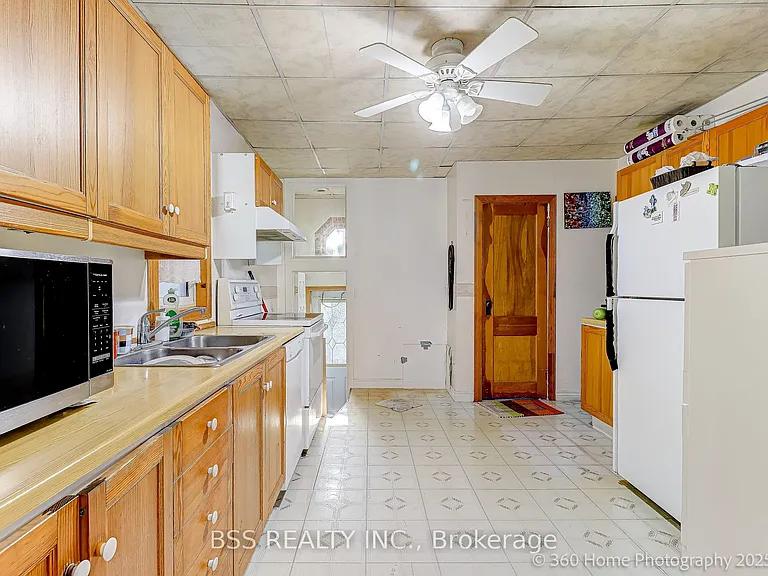 Elegant Custom-Built Home - Image 8