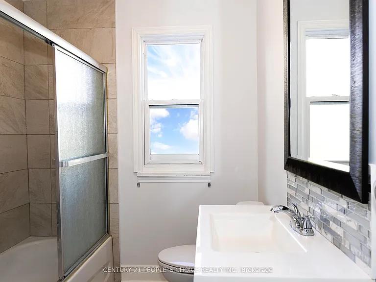 Luxury Custom-Built Detached Home with Income-Generating Basement – Near Bluff Beach - Image 9